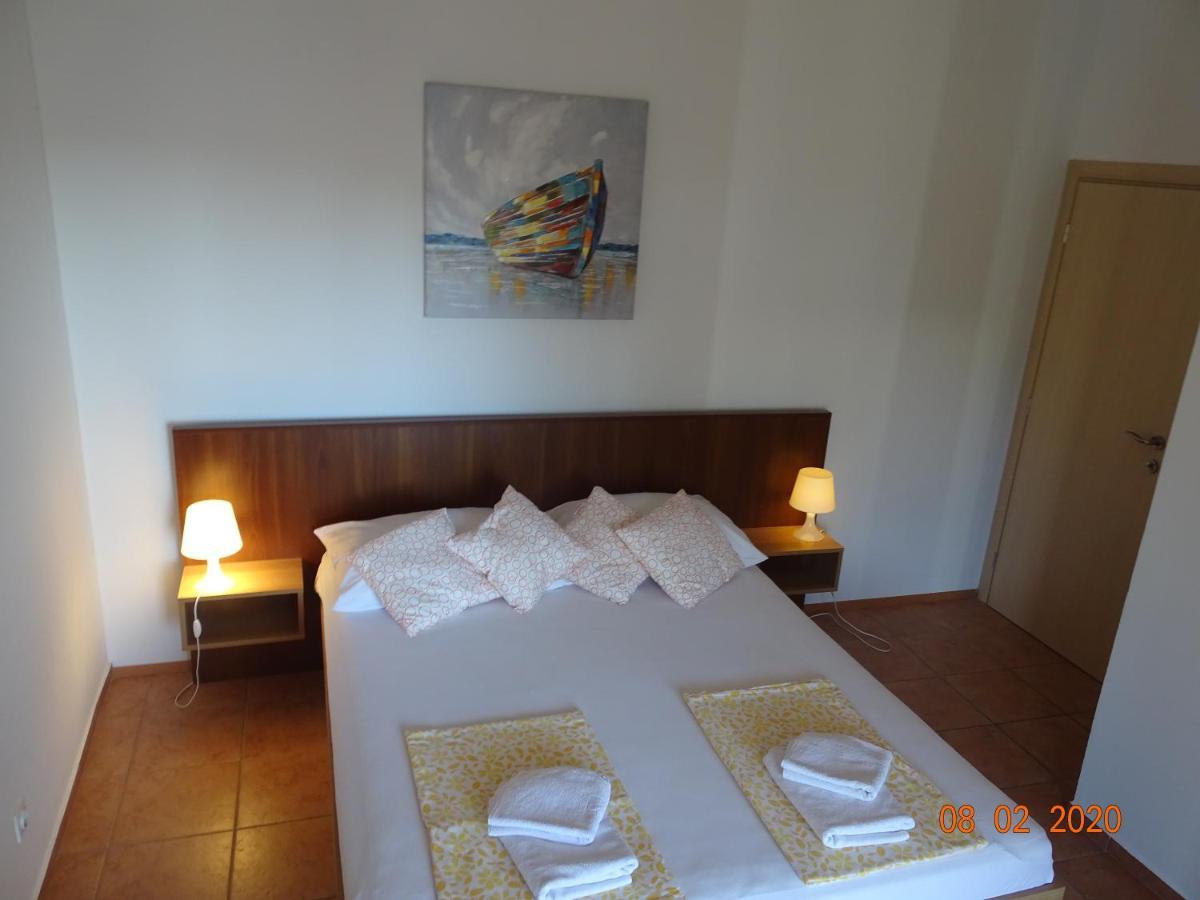 Apartments Antea & Magdalena Pirovac Extérieur photo