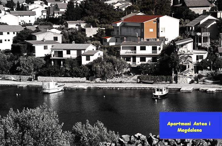Apartments Antea & Magdalena Pirovac Extérieur photo