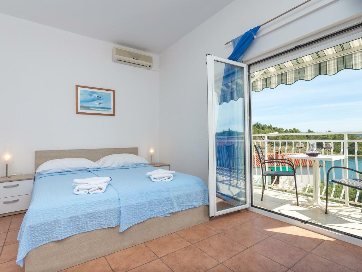 Apartments Antea & Magdalena Pirovac Extérieur photo
